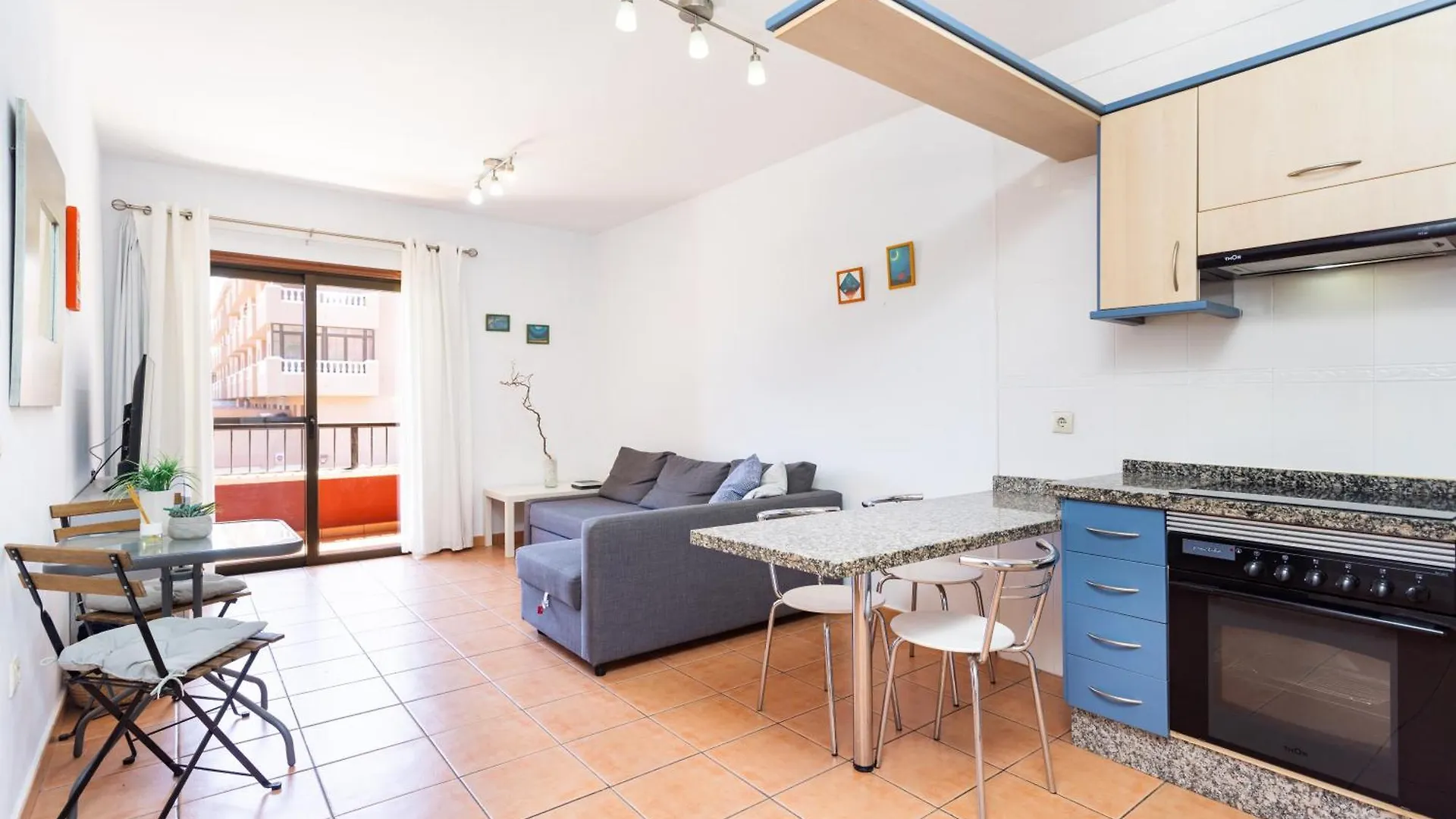 Home2Book Cozy & Bright El Medano, Pool & Terrace